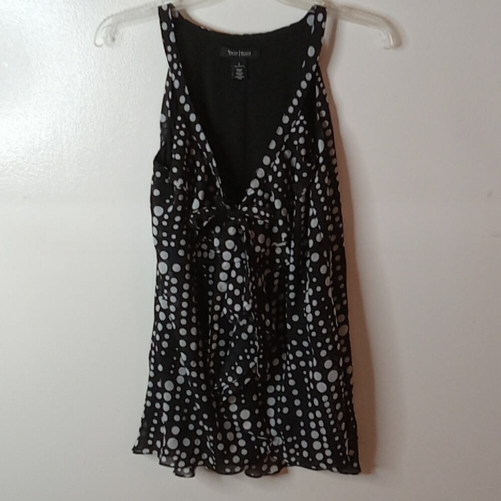White House Black Market Women's Black White polka dots sleeveless blouse. SMALL